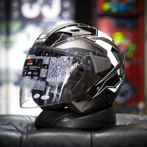 หมวกกันน็อค ZEUS ZS-611E ลาย Metalic Black Silver