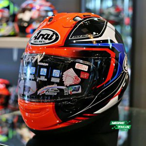 หมวกกันน็อค Arai รุ่น RX-7V ลาย Maze Red
