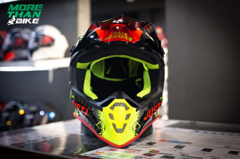 just1-j38-mask-fluo-yellow-red-black-gloss-1-3