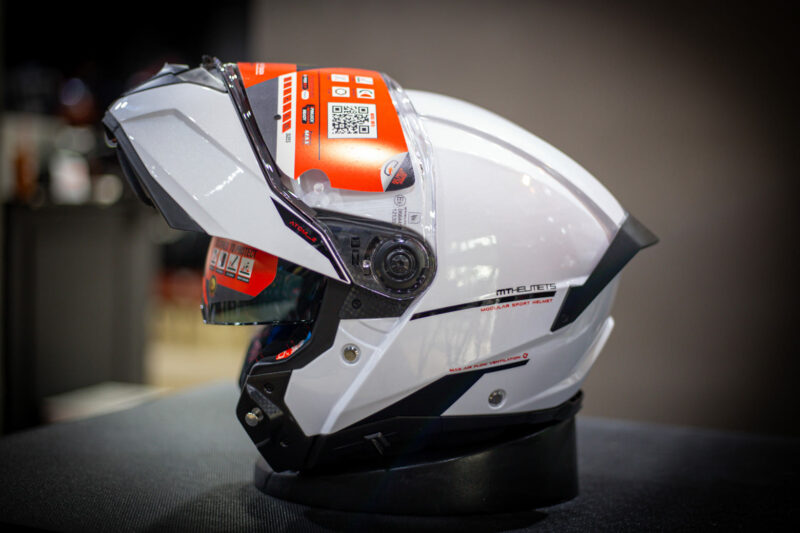 mt-atom2-sv-white-1-2