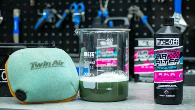 muc-off-air-filter-cleaner-2