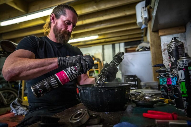 muc-off-high-pressure-quick-drying-degreaser-all-purpose-4 muc-off-high-pressure-quick-drying-degreaser-all-purpose-4