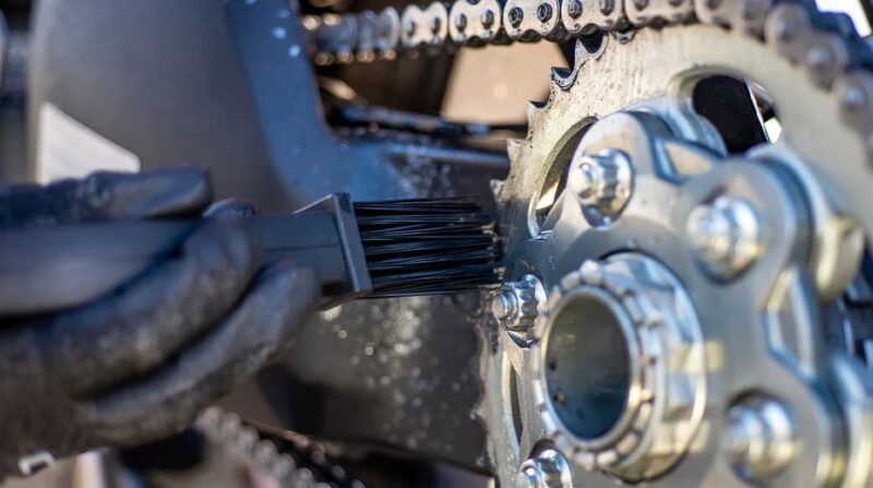 muc-off-motorcycle-chain-brush-4 muc-off-motorcycle-chain-brush-4