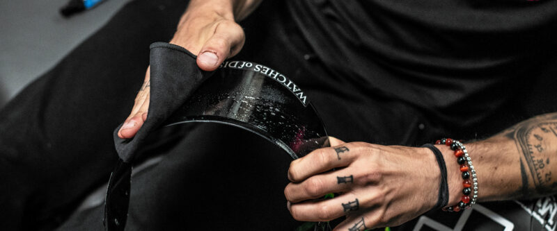 muc-off-premium-microfibre-detailing-cloth-3