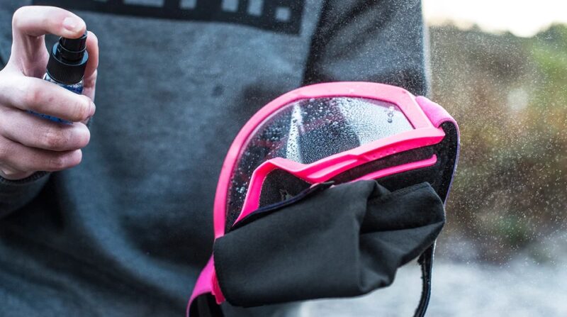 muc-off-premium-microfibre-detailing-cloth-4