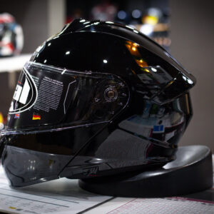 หมวกกันน็อคยกคาง REAL รุ่น ATLAS ลาย Black