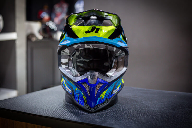 shark-j39-revo-blue-yellow-fluo-purple-gloss-1-2