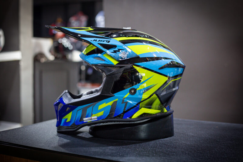 shark-j39-revo-blue-yellow-fluo-purple-gloss-1