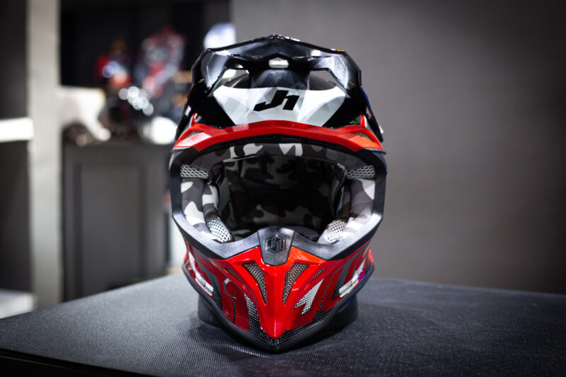 shark-j39-revo-red-black-gloss-1-2