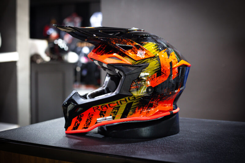 shark-j39-storm-black-orange-sand-gloss-1