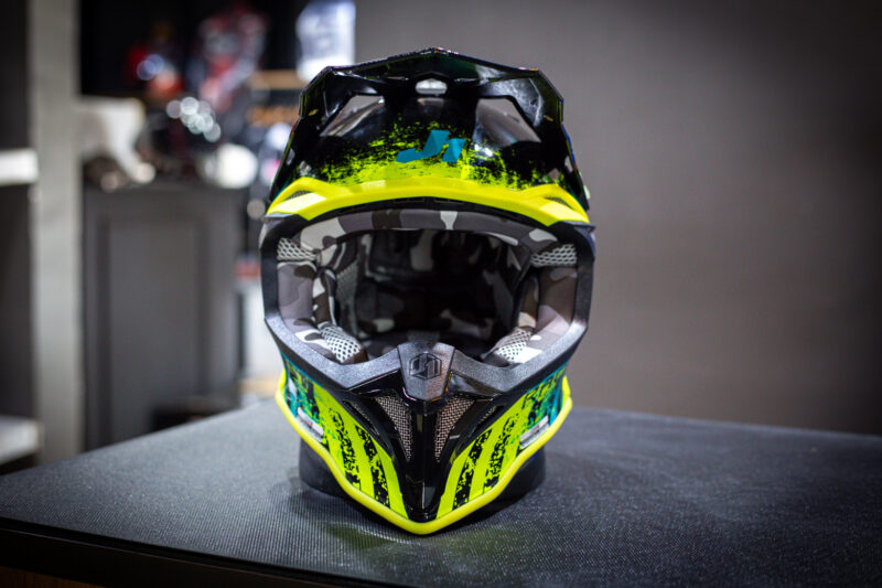 shark-j39-storm-black-yellow-fluo-blue-gloss-1-2