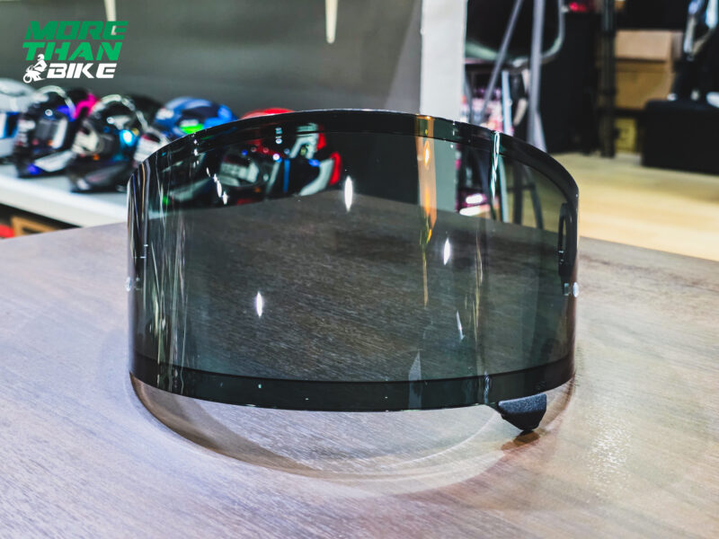 shoei-glamster-visor-dark-smoke-1-2