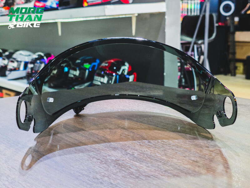 shoei-glamster-visor-dark-smoke-1-4