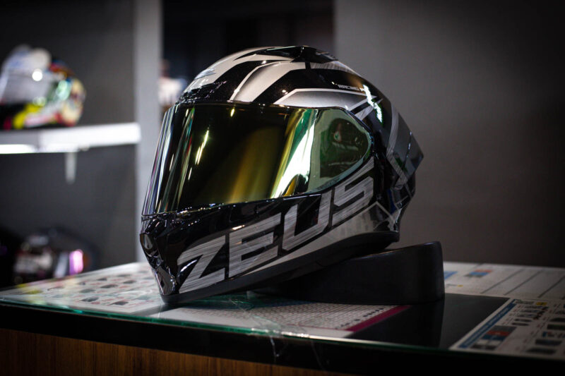 zeus-zs-826-black-silver-1