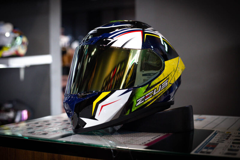 zeus-zs-826-blue-yellow-1