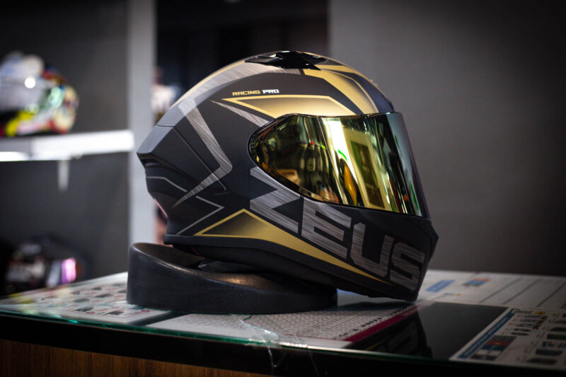 zeus-zs-826--matt-black-gold-4