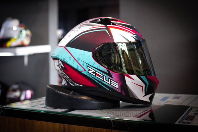 zeus-zs-826-matt-pink-blue-4